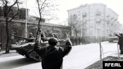 Савецкія танкі ўваходзяць у&nbsp;Баку, 1990&nbsp;год.