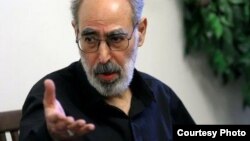 ابوالفضل قدیانی میگوید «قتل مظلومانه» آرمیتا گراوند، «ورق سیاه دیگری» بر پرونده علی خامنهای و نظام جمهوری اسلامی افزوده است.