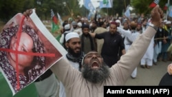 د اهل سنت او الجماعت پلويان د اسیه بي بي خوشېکېدو ضد راوتي دي. ۲ نومبر ۲۰۱۸