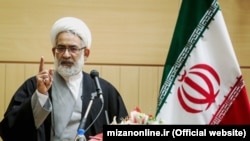محمد جواد منتظری می‌گوید که افراد اعدام شده «تحت تاثیر القائات تکفیری قرار گرفته بودند».