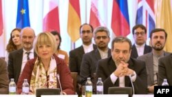 عباس عراقچی و هلگا اشمید در نشست کمیسیون مشترک برجام در روز جمعه
