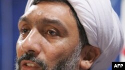 وزير کشور جمهوری اسلامی، پيشتر قائم مقام وزارت اطلاعات بوده است.