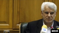 محمود بهمنی، رئيس‌کل بانک مرکزی ايران.
