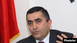 Армен Рустамян