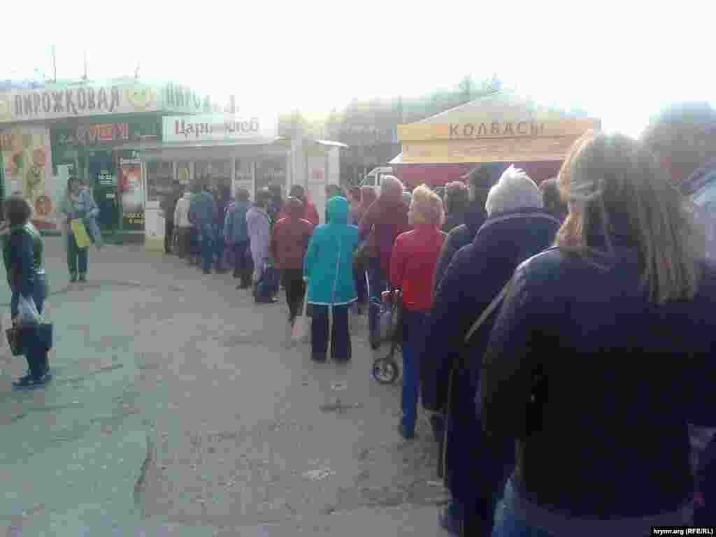 Ал севастопольдықтарға бәрінен бұрын нан керек сияқты. 