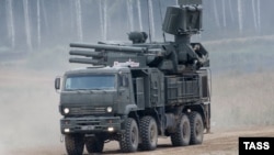 «Pantsir-C1» Rusiye zenit raketa-top kompleksiniñ uruş maşinası