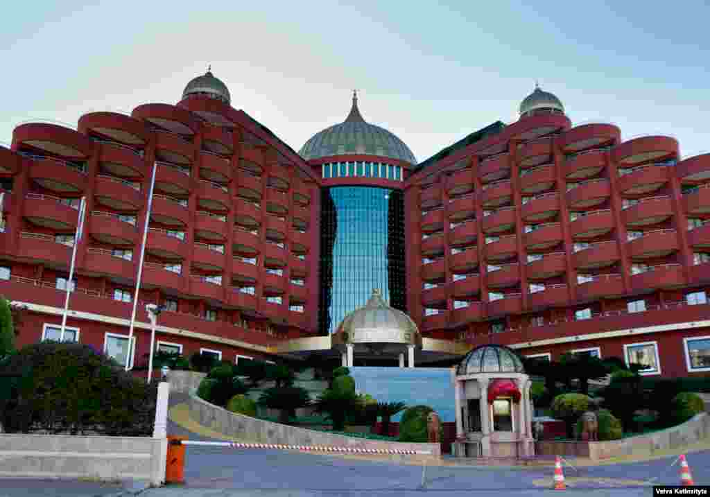 Русия туристлары туктарга яраткан тагын бер биш йолдызлы Delphin Palace кунакханәсе