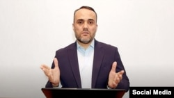 Иззат Амон тақрибан 2 моҳ аст, ки дар Душанбе дар боздоштгоҳ қарор дорад.