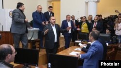Armenia - Pro-government and opposition councilors argue during the election of mayor of Vanadzor, 10Oct2016.