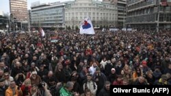 Cербиянын борбору Белграддагы чектөөлөргө каршы акция. 2021-жылдын 21-марты. 
