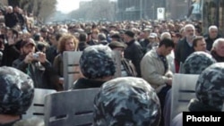 Armenia -- Riot police confront opposition protesters in Yerevan on 01Mar2008
