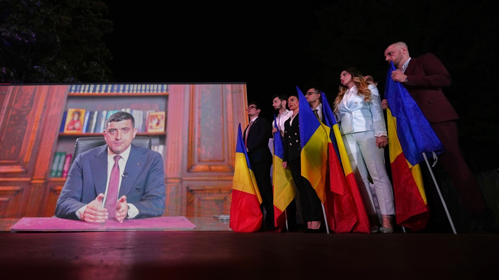 George Simion s-a adresat alegătorilor săi după anunțarea rezultelor exit-poll printr-o transmisiune online.