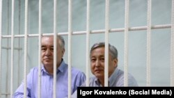 Өмүрбек Текебаев менен Дүйшөнкул Чотонов. 11-август, 2017-жыл.

