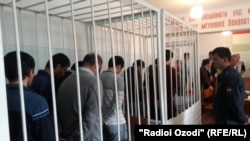 Ҳамаи ин афрод соли гузашта бо иттиҳоми узвият дар ДИИШ дар Қубодиён ба зиндон маҳкум шуданд.