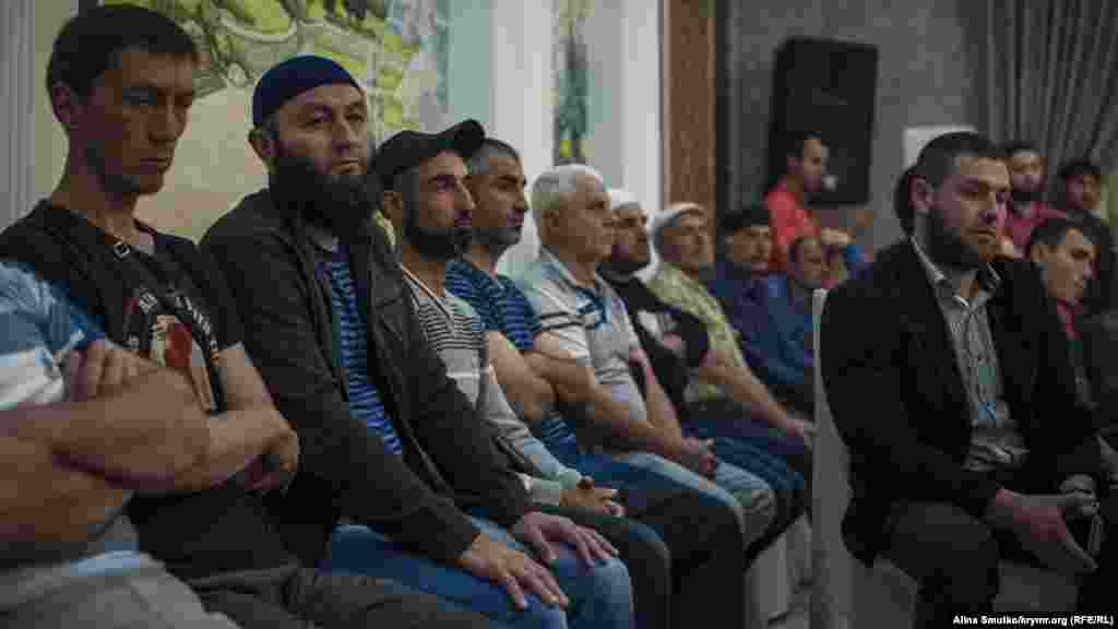 «На заході в Старому Криму було багато місцевих активістів, це вийшло одне з найчисленніших за кількістю учасників наше щомісячне зібрання «Кримської солідарності», – заявив координатор Кримської контактної групи з прав людини Абдурешит Джеппаров.