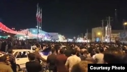 بر اساس آخرین آمار،‌ تاکنون ۱۸۰۰ تن در پی تجمع‌ها و تظاهرات اخیر در ایران بازداشت شده‌اند.