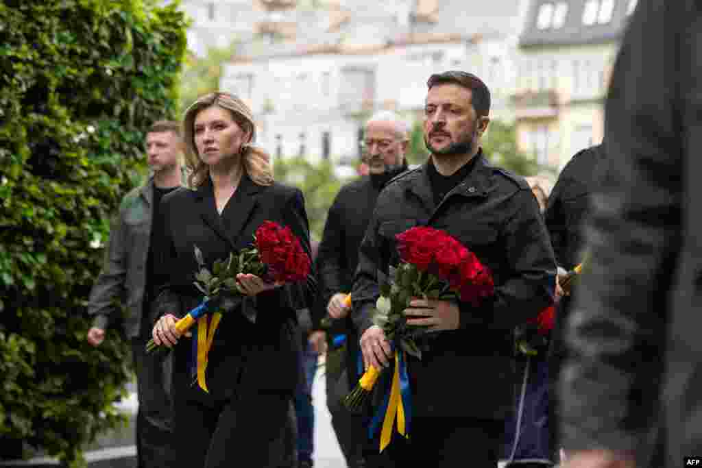 Украинанын биринчи айымы Елена Зеленская Экинчи дүйнөлүк согушта каза тапкандарды эскерүү митингинде. Киев, 8-май.