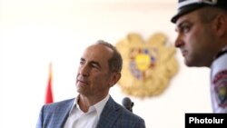 Հայաստանի երկրորդ նախագահը դատական նիստերից մեկի ժամանակ, արխիվ