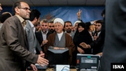 تصویری از ثبت نام هاشمی رفسنجانی در انتخابات ریاست جمهوری سال ۹۲