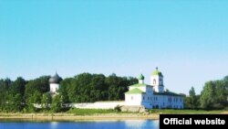 На псковской земле много монастырей и храмов.
