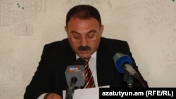 Հայաստան -- Աշոտ Զաքարյանը հայտարարում է ՀԱԿ-ից դուրս գալու մասին, Գյումրի, 14-ը մայիսի, 2012թ․