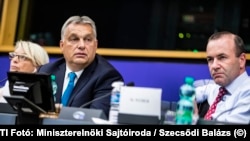 Viktor Orban, alături de liderul PPE, Manfred Weber
