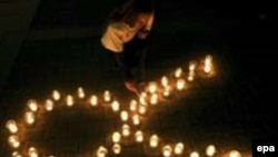گزارش سالانه برنامه مشترک سازمان ملل متحد درزمينه ايدز، UNAIDS ، که به مناسبت روز جهانی ايدز در ماه دسامبر انتشار يافته است، حکايت از ادامه روند ابتلا به ويروس اچ آی وی و ايدز درسراسر جهان دارد.
