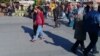 Türkiýede petikleme wagty işsiz galan käbir türkmen migrantlary köprüleriň aşagynda ýatyp turýar