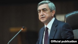 Նախագահ Սերժ Սարգսյանը Հայաստանի դիվանագիտական ներկայացուցչությունների ղեկավարների հետ հանդիպման ժամանակ, Երեւան, 30-ը օգոստոսի, 2011թ.