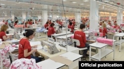 Armenia - Workers at an export-oriented textile factory in Yerevan, 20Mar2017.