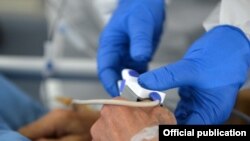 Кыргызстандагы бейтапканада. Апрель, 2021-жыл. Иллюстрациялык сүрөт.