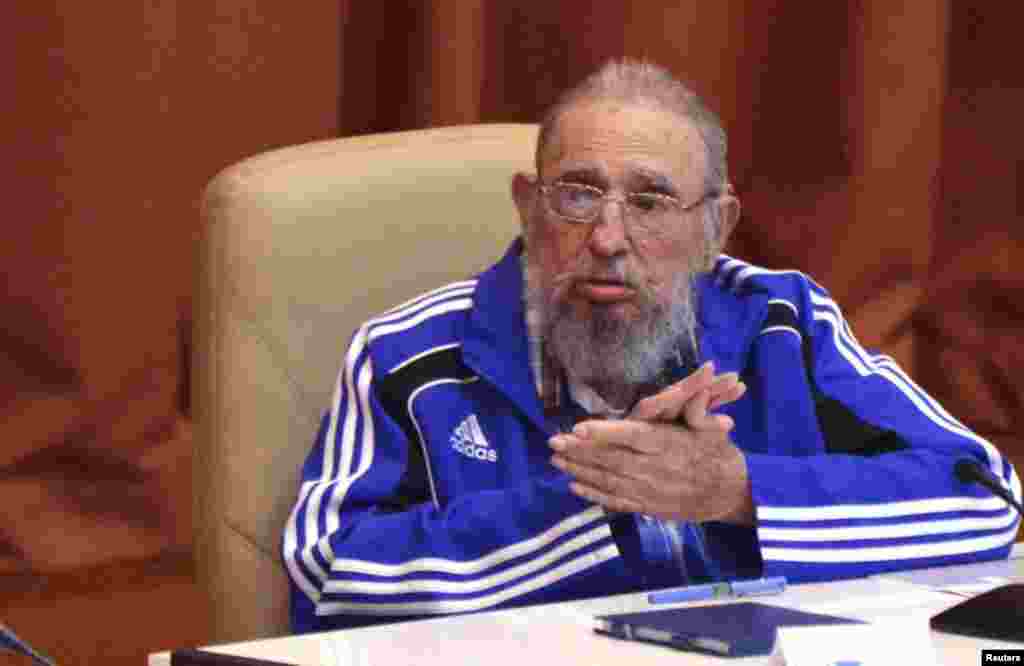 Un Fidel Castro vădit slăbit la Congresul Partidului Comunist din Cuba la începutul acestui an.