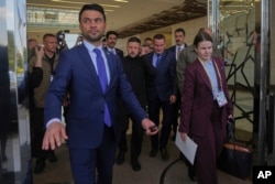 Уладзімір Зяленскі ( у цэнтры) ў Анкары