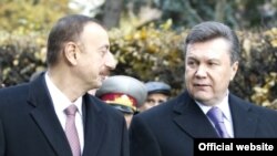 Октябрьский визит азербайджанского лидера в Киев, как и вся динамика его подготовки, стал новым свидетельством того, что Янукович далеко не во всем готов играть по правилам Кремля