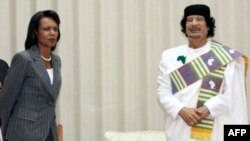 وزير امور خارجه آمريکابلند پايه ترين مقام دولت آمريکا است که از سال ۱۹۵۷به ليبی سفر کرده است. (عکس از AFP)