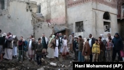 صنعا، پایتخت یمن - سازمان ملل می‌گوید که حدود ۸ میلیون نفر از مردم این کشور در آستانه قحطی هستند