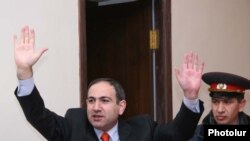 Armenia - Nikol Pashinian, Armenian opposition activist and editor of Haykakan Zhamanak newspaper, at a court, Yerevan,09Mar,2010