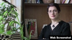 برای نسرین ستوده یک پرونده به دلیل عضویت در کمپین لگام (لغو گام به گام مجازات اعدام) و یک پرونده با شکایت دادستان کاشان تشکیل شده است