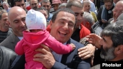 Armenia - Prosperous Armenia Party leader Gagik Tsarukian campaigns in Armavir province, 13Apr2012.