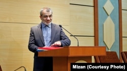 عباسعلی کدخدایی می‌گوید: ما سقف مشخصی برای تاییدصلاحیت‌ها نداریم.