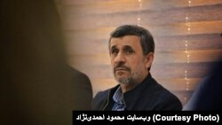 رئیس‌جمهوری سابق ایران خود از متهمان اصلی سرکوب منتقدان و مخالفان خود در هشت سال دوران زمامداری‌اش است.