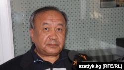 Эсенгул Өмүралиев "Азаттыктын" студиясында.